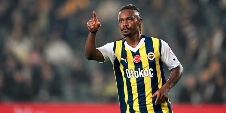 Fenerbahçe'de Lincoln Henrique ile yollar ayrıldı