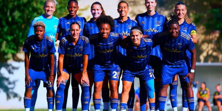 Fenerbahçe Kadın Futbol Takımı