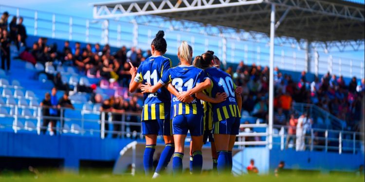 Fenerbahçe Kadın Futbol Takımı