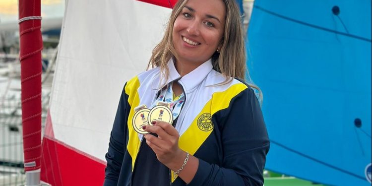 Fenerbahçe Doğuş Yelken Şubemizin sporcusu Miray Ulaş