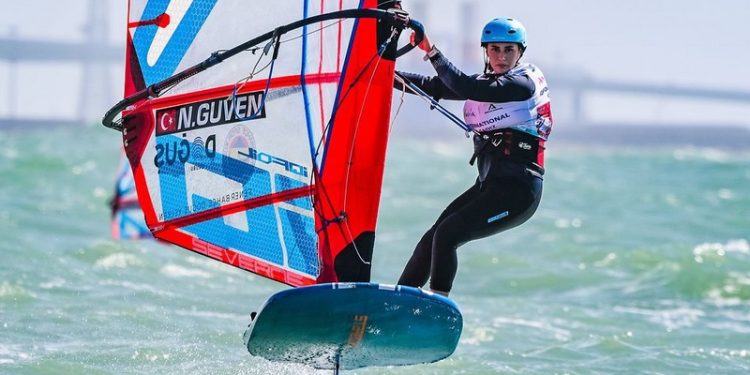 Fenerbahçeli milli sporcumuz Nurhayat Güven