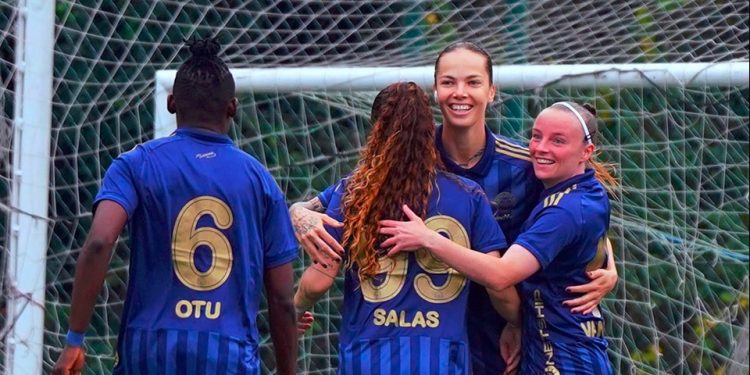 Fenerbahçe Kadın Futbol Takımı