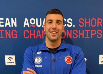 Fenerbahçeli milli yüzücümüz Emre Şakçı