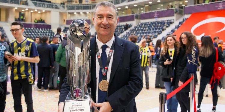 Fenerbahçe Kadın Basketbol Takımı Başantrenörü Miguel Mendez