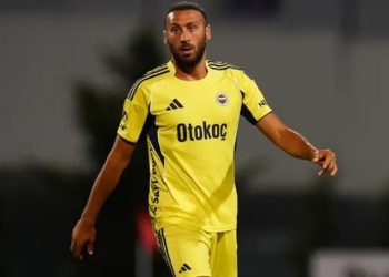 Fenerbahçe Cenk Tosun ile yolları ayırdı