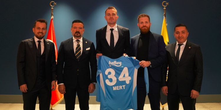 Mert Günok Fenerbahçe'de