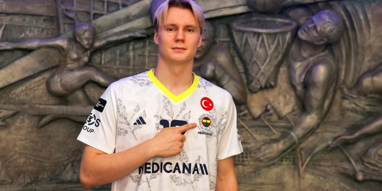 Luka Marttila Fenerbahçe Medicana'da