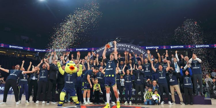 Türkiye Kupası Şampiyonu Fenerbahçe Beko