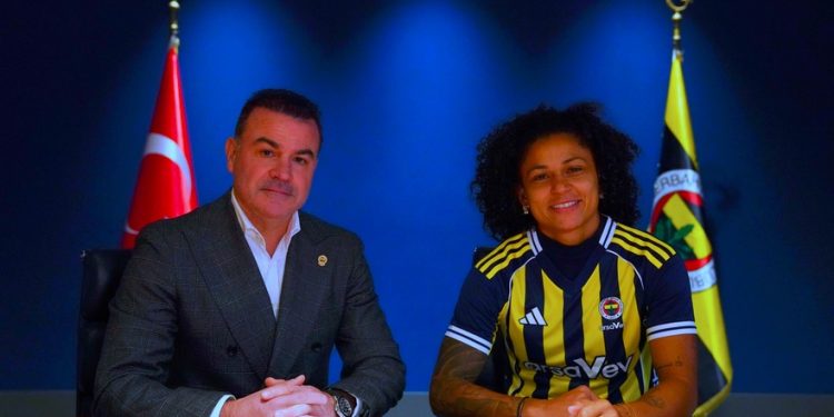 Maria Aparecida Souza Alves, Fenerbahçe arsaVev'de