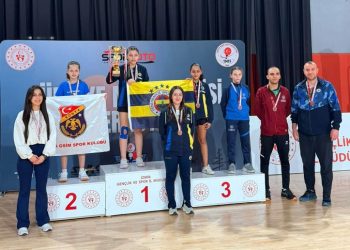 Masa Tenisi sporcumuz Zeynep Duran’dan Türkiye Şampiyonluğu