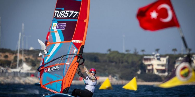 Yelkencilerimiz, Türkiye Şampiyonası’nda zirvede