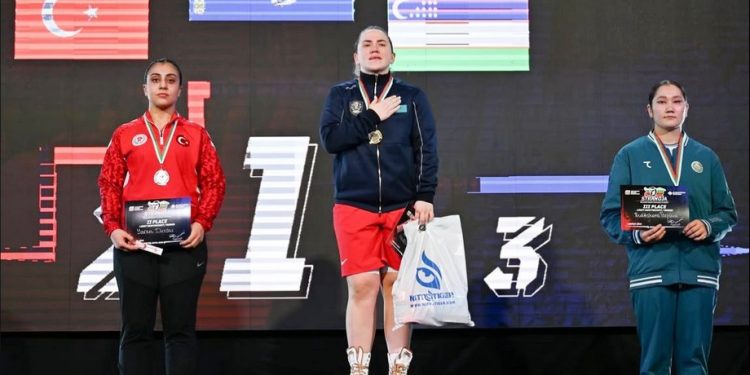 Boksörümüz Yaren Düztaş’tan Strandja Uluslararası Boks Turnuvası’nda gümüş madalya