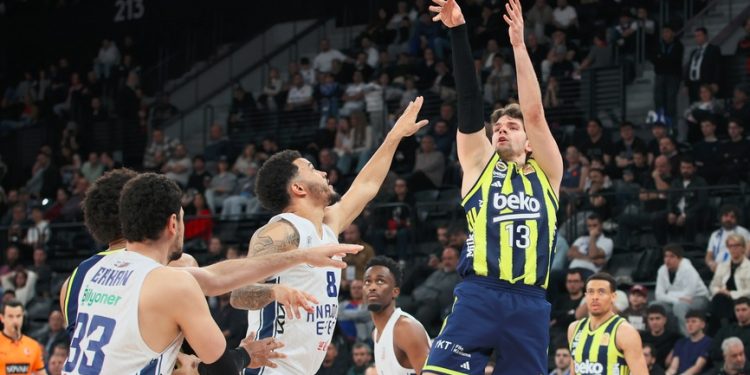 Anadolu Efes - Fenerbahçe Beko