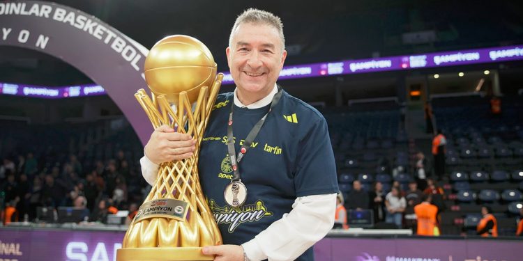 Fenerbahçe Kadın Basketbol Takımı Başantrenörü Miguel Mendez