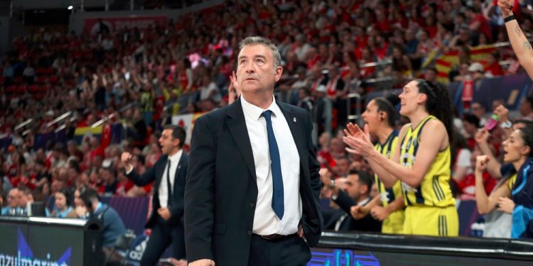 Fenerbahçe Kadın Basketbol Takımı Başantrenörü Miguel Mendez