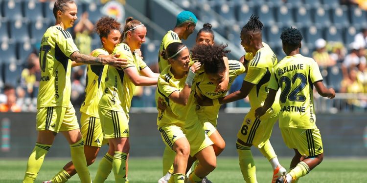 Fenerbahçe Kadın Futbol Takımı