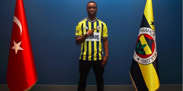 Amara Diouf Fenerbahçe'de