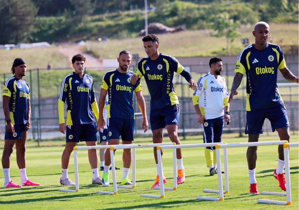 Fenerbahçe'de yeni sezon hazırlıkları başladı