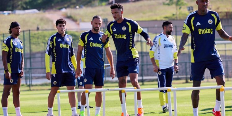 Fenerbahçe'de yeni sezon hazırlıkları başladı