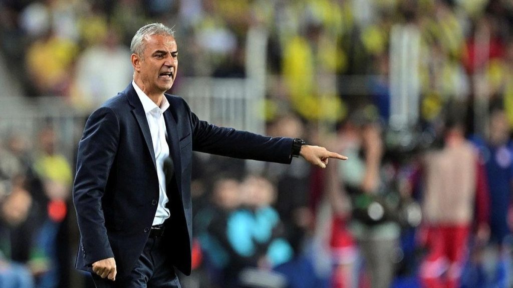 Fenerbahçe Teknik Direktörü İsmail Kartal