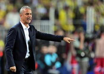 Fenerbahçe Teknik Direktörü İsmail Kartal