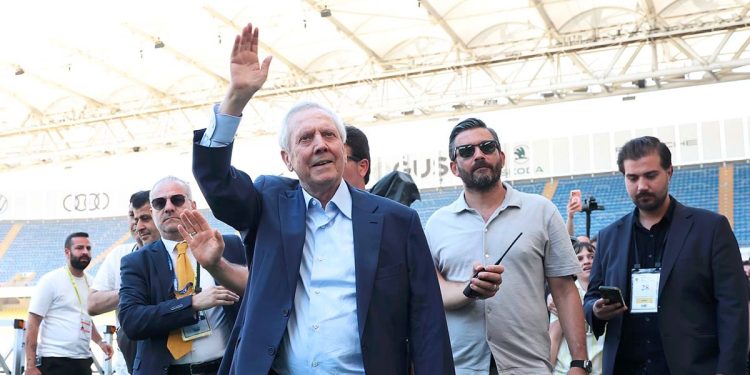 Aziz Yıldırım Yeniden Fenerbahçe Spor Kulübü Başkanı