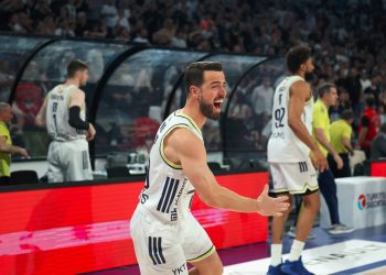 Melih Mahmutoğlu 1 yıl daha Fenerbahçe'de