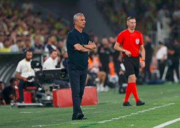 Fenerbahçe Teknik Direktörü İsmail Kartal