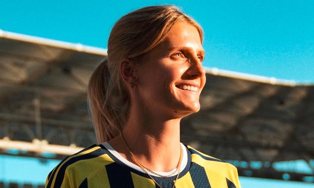 Katie Elizabeth Bowen Fenerbahçe arsaVev'de