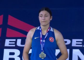 Fenerbahçeli millî boksörümüz Buse Nur Yazan