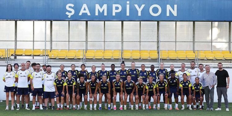 Fenerbahçe Kadın Futbol Takımı