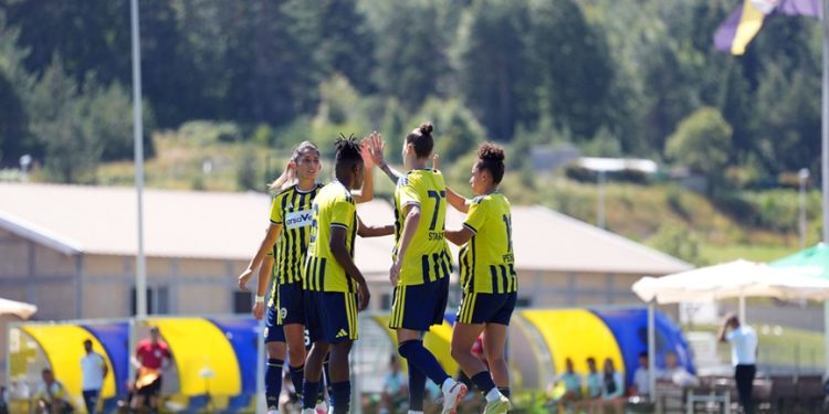 Fenerbahçe Kadın Futbol Takımı
