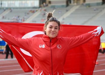 Fenerbahçeli milli atlet Özlem Becerek