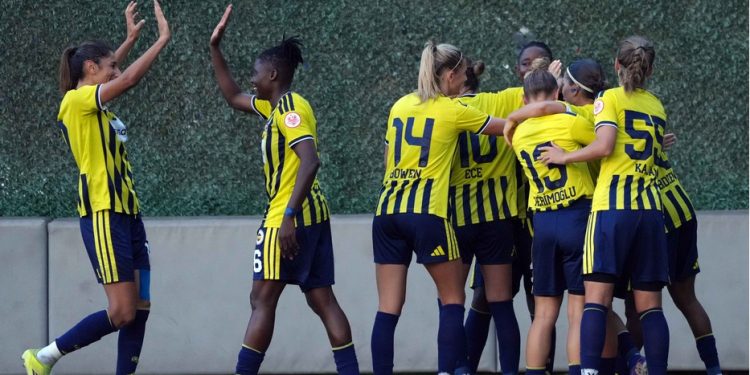 Fenerbahçe Kadın Futbol Takımı