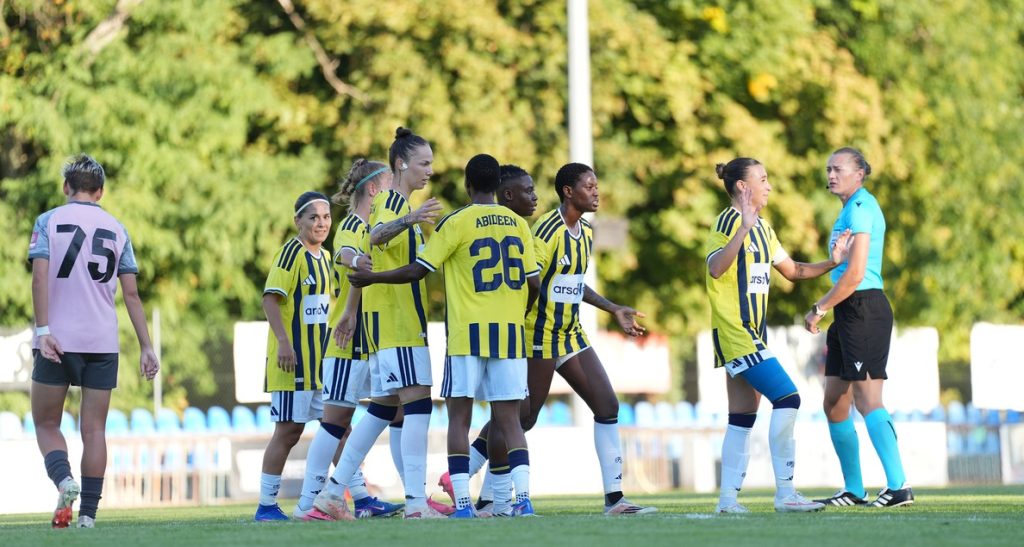 Fenerbahçe Kadın Futbol Takımı
