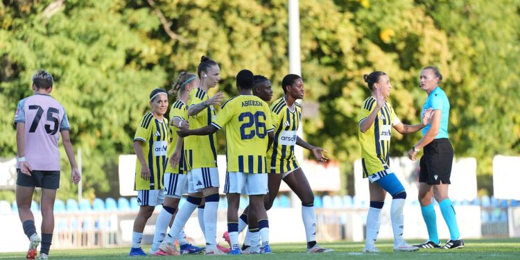 Fenerbahçe Kadın Futbol Takımı