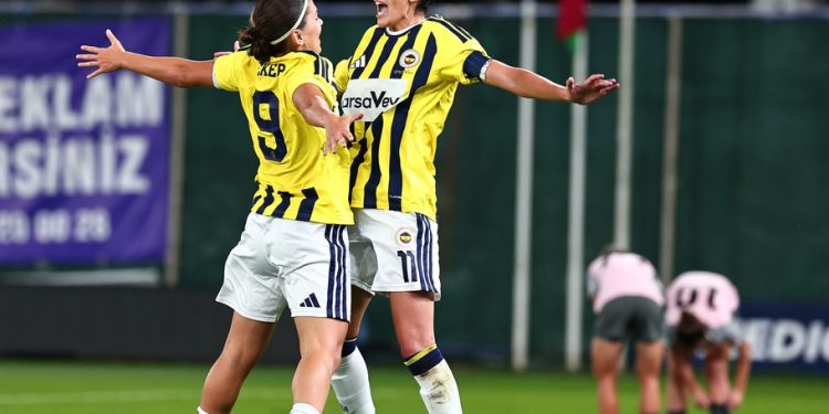 Fenerbahçe Kadın Futbol Takımı