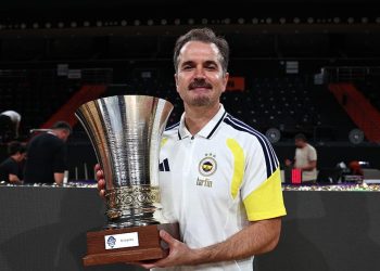 Fenerbahçe Kadın Basketbol Takımı Başantrenörü Ahmet Çakı